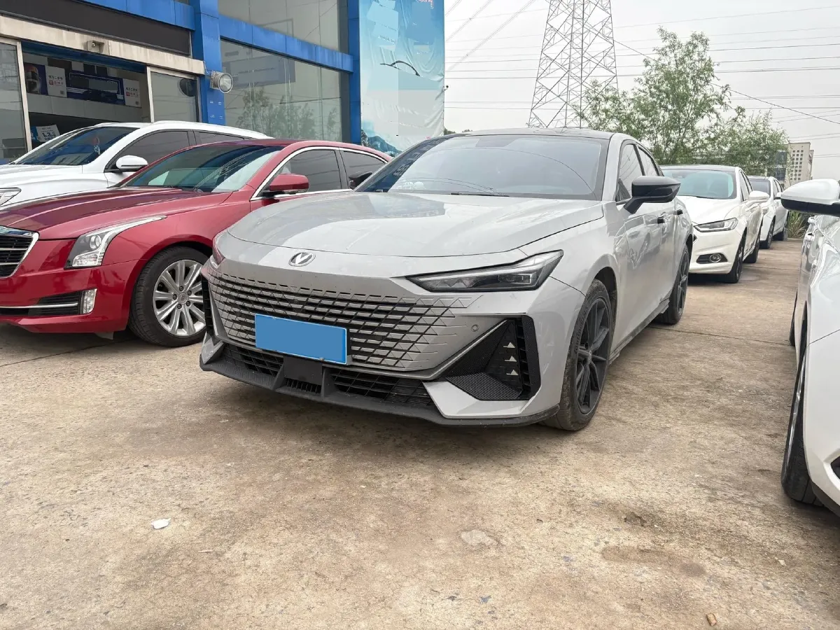 2022 ChangAn UNI-V 1.5T 188HP L4 7DCT,autocango,china used car exporter,china ev exporter,chinese used car exporter,chinese used ev exporter
