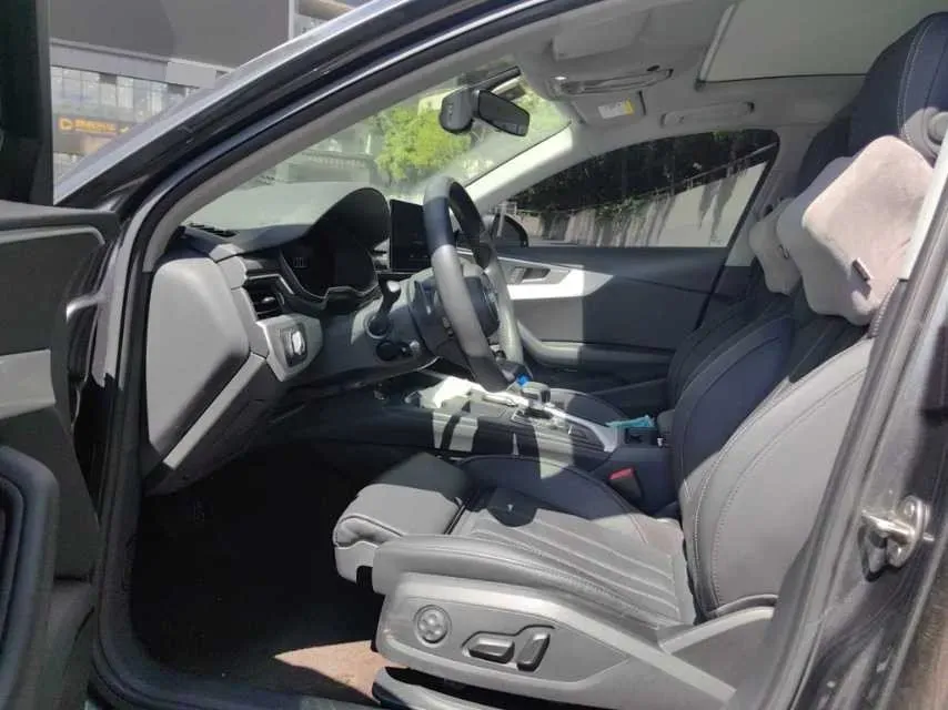 2020 Audi A4L 2.0T 190HP L4 7DCT,autocango,china used car exporter,china ev exporter,chinese used car exporter,chinese used ev exporter