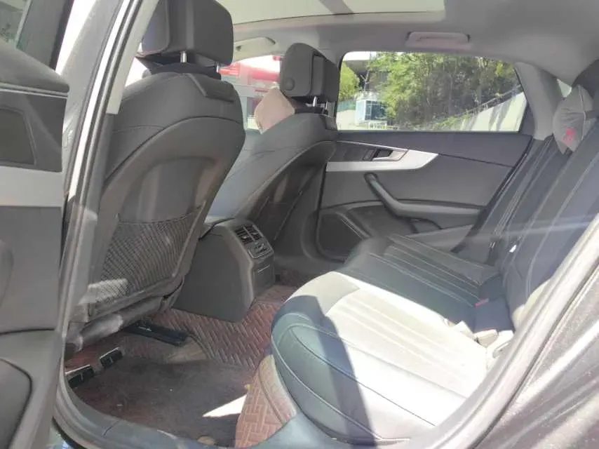 2020 Audi A4L 2.0T 190HP L4 7DCT,autocango,china used car exporter,china ev exporter,chinese used car exporter,chinese used ev exporter