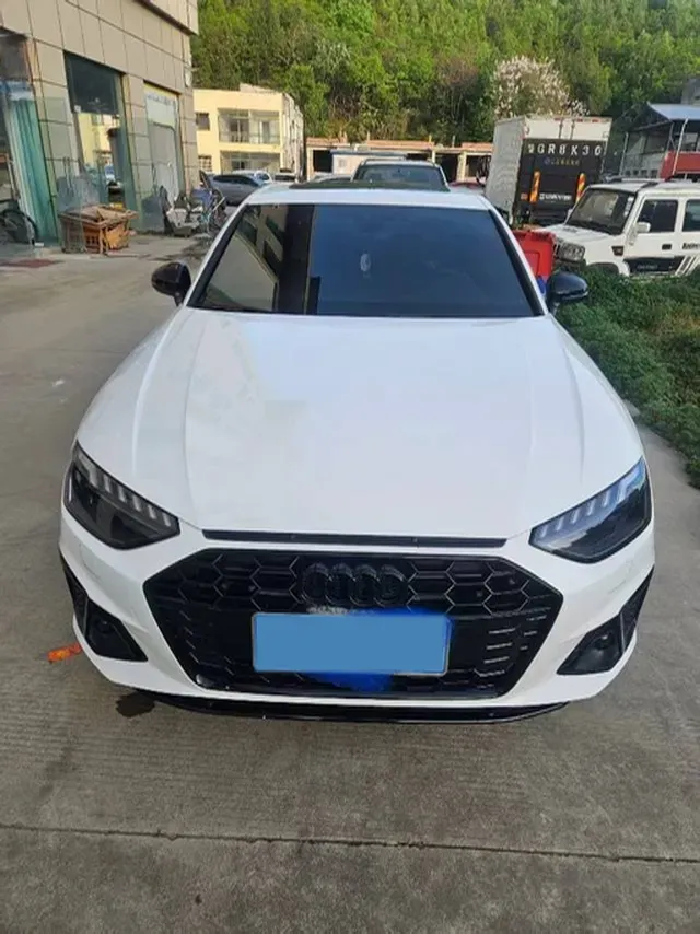 2025 Audi A4L 2.0T 190HP L4 7DCT,autocango,china used car exporter,china ev exporter,chinese used car exporter,chinese used ev exporter