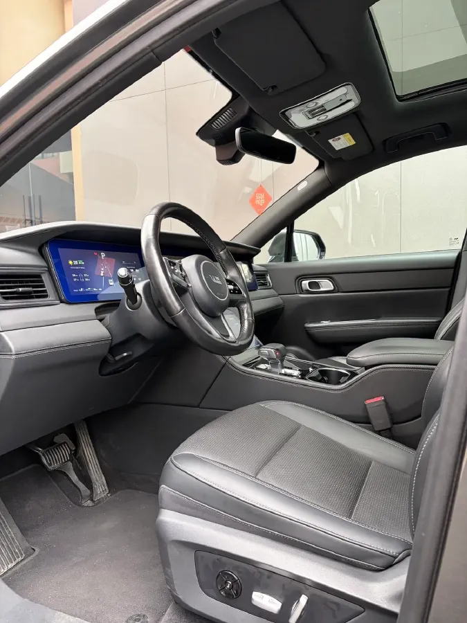 2021 Li ONE Range Extended 131HP REEV 40.5KWH,autocango,china used car exporter,china ev exporter,chinese used car exporter,chinese used ev exporter