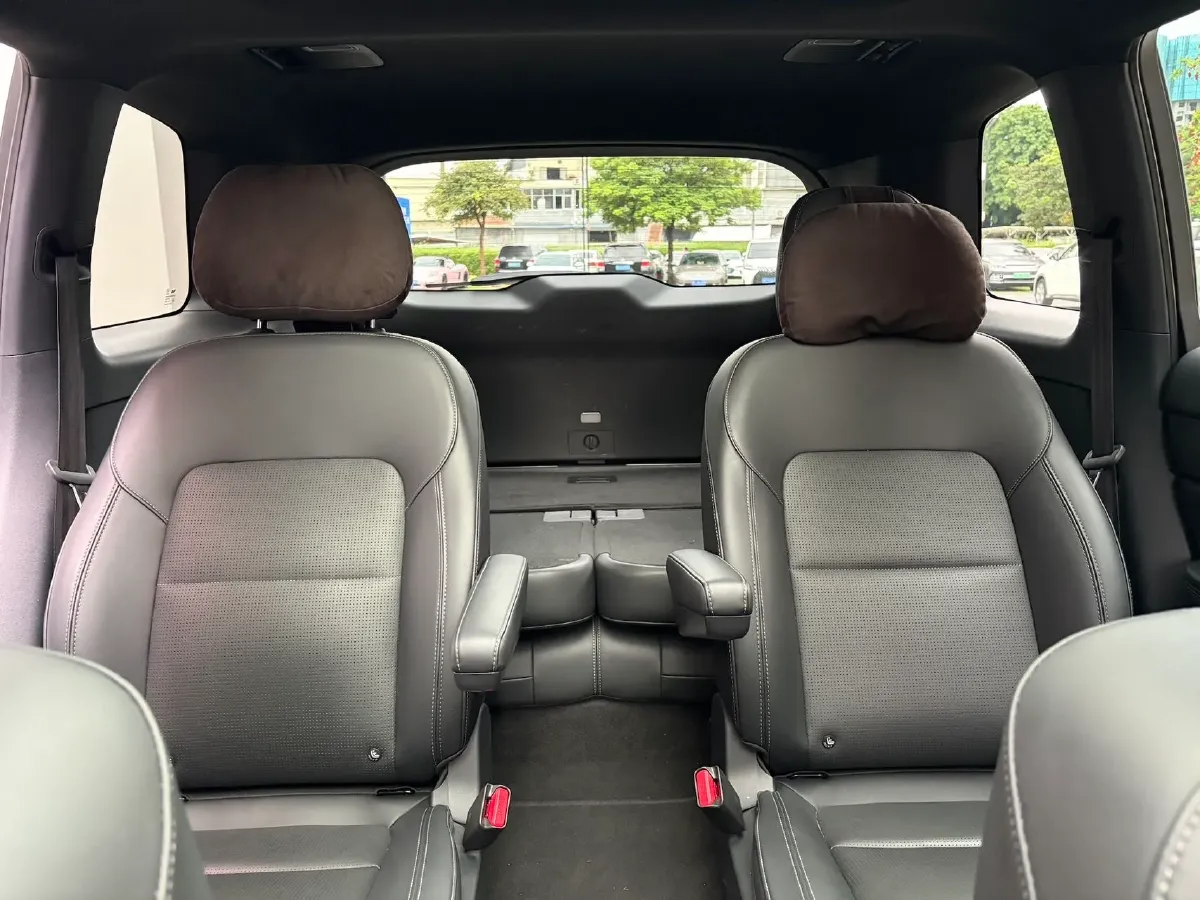 2021 Li ONE Range Extended 131HP REEV 40.5KWH,autocango,china used car exporter,china ev exporter,chinese used car exporter,chinese used ev exporter