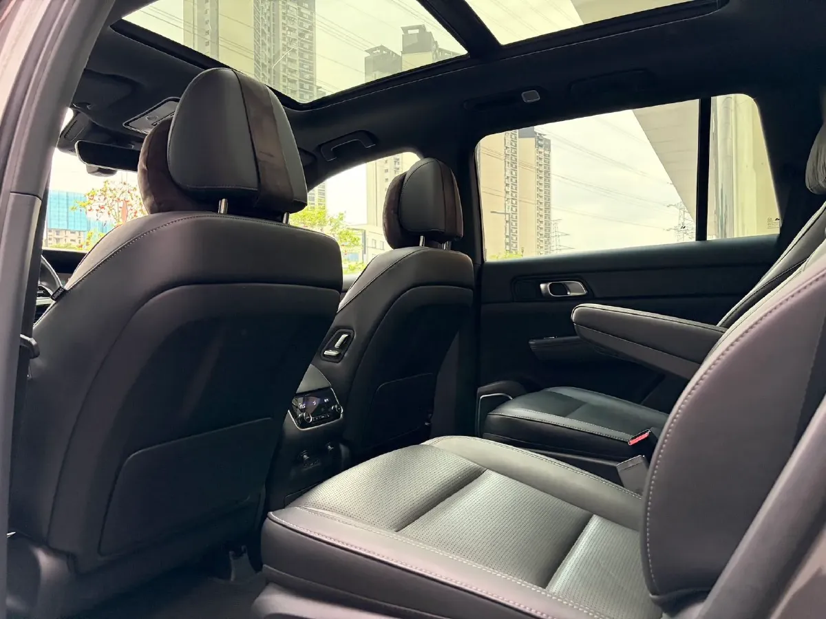 2021 Li ONE Range Extended 131HP REEV 40.5KWH,autocango,china used car exporter,china ev exporter,chinese used car exporter,chinese used ev exporter