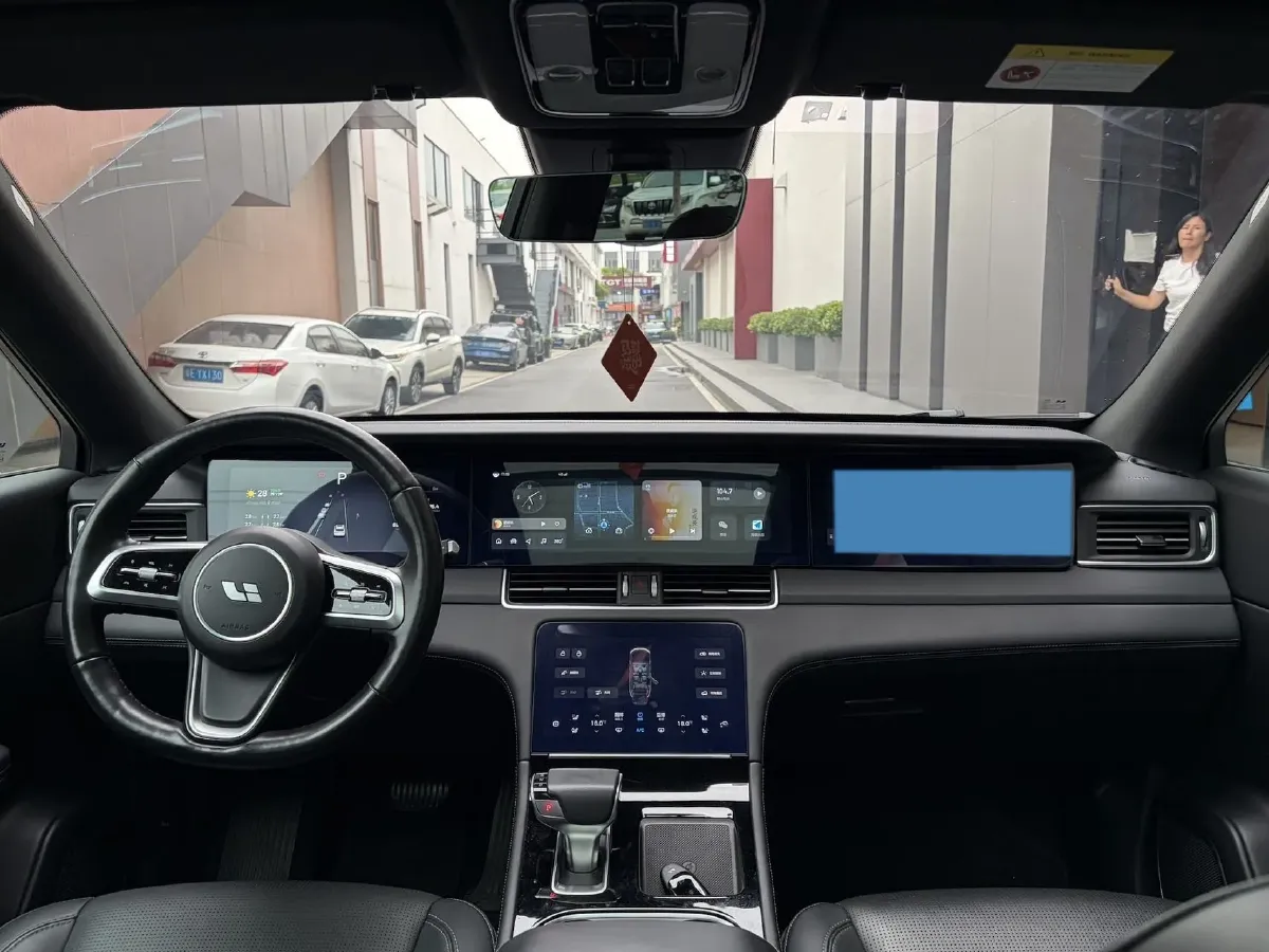 2021 Li ONE Range Extended 131HP REEV 40.5KWH,autocango,china used car exporter,china ev exporter,chinese used car exporter,chinese used ev exporter