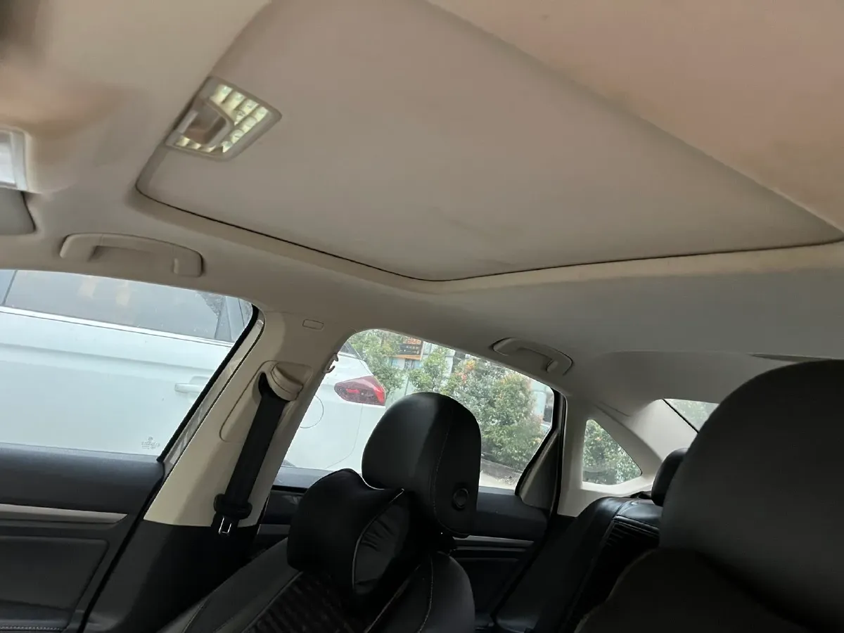 2021 Volkswagen Sagitar 1.2T 116HP L4 5MT,autocango,china used car exporter,china ev exporter,chinese used car exporter,chinese used ev exporter