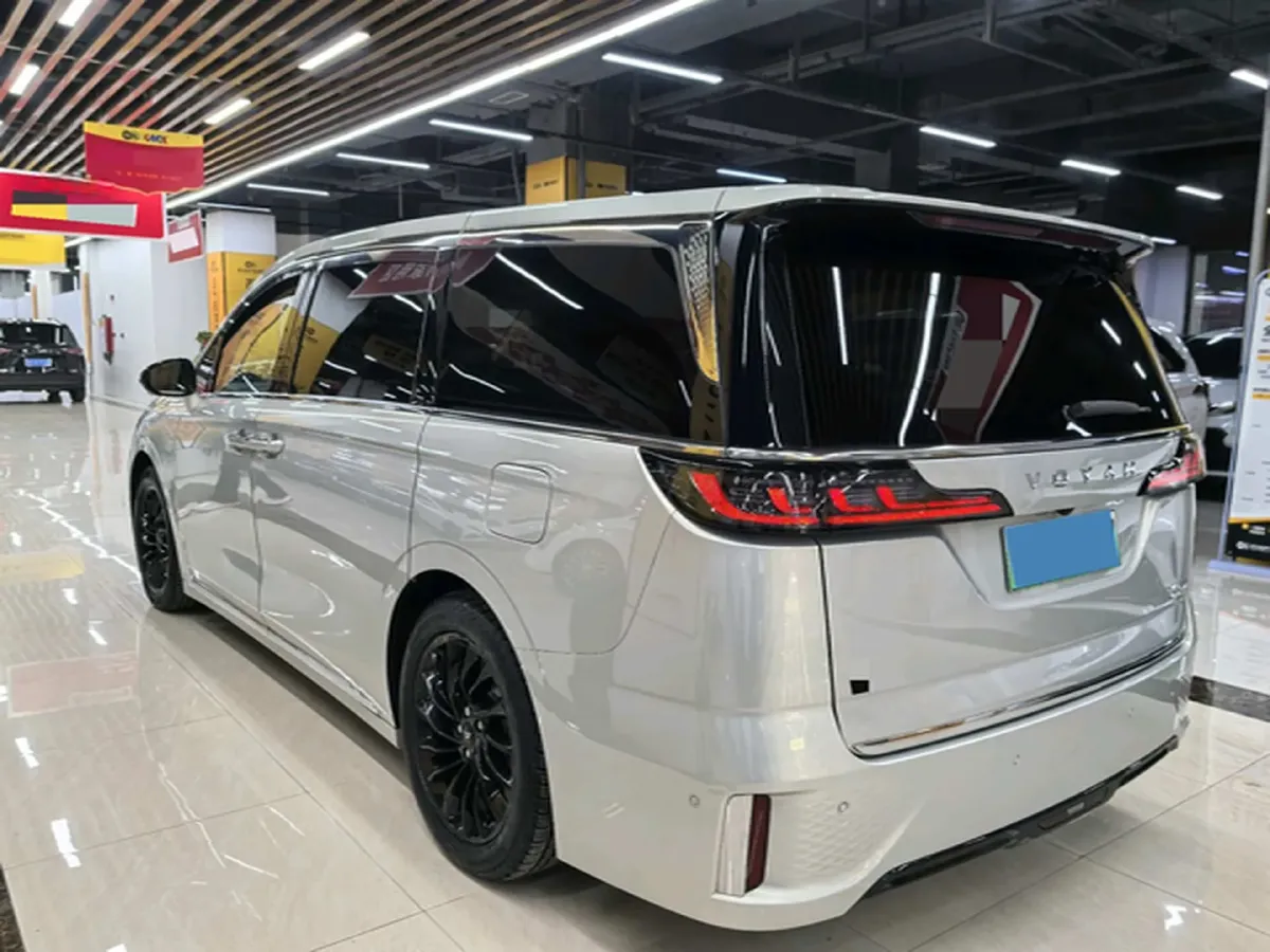 2022 Voyah Dream 1.5T 136HP L4 PHEV 25.57KWH,autocango,china used car exporter,china ev exporter,chinese used car exporter,chinese used ev exporter
