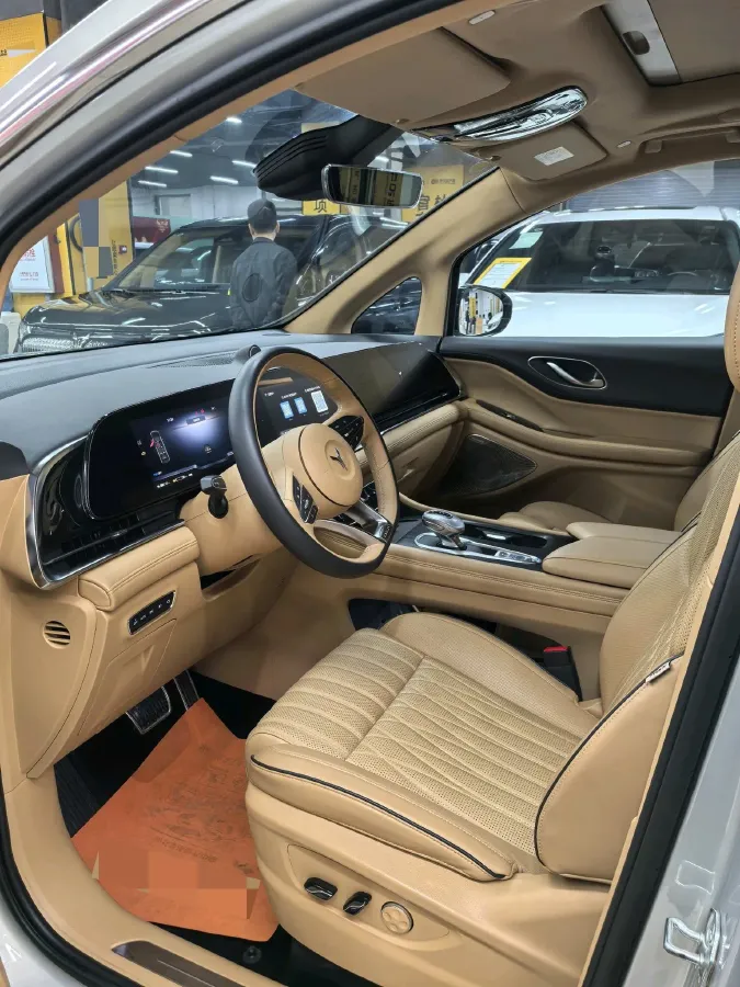 2022 Voyah Dream 1.5T 136HP L4 PHEV 25.57KWH,autocango,china used car exporter,china ev exporter,chinese used car exporter,chinese used ev exporter