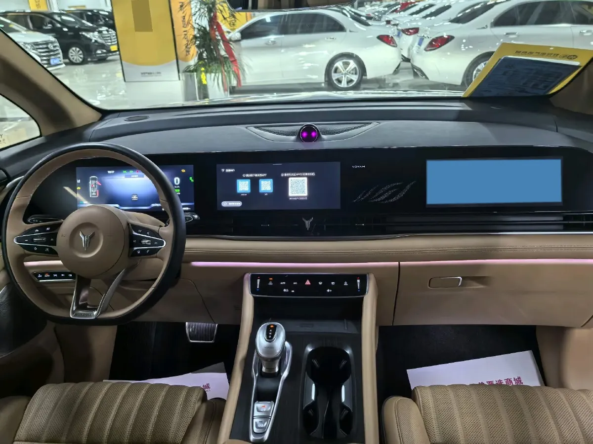 2022 Voyah Dream 1.5T 136HP L4 PHEV 25.57KWH,autocango,china used car exporter,china ev exporter,chinese used car exporter,chinese used ev exporter