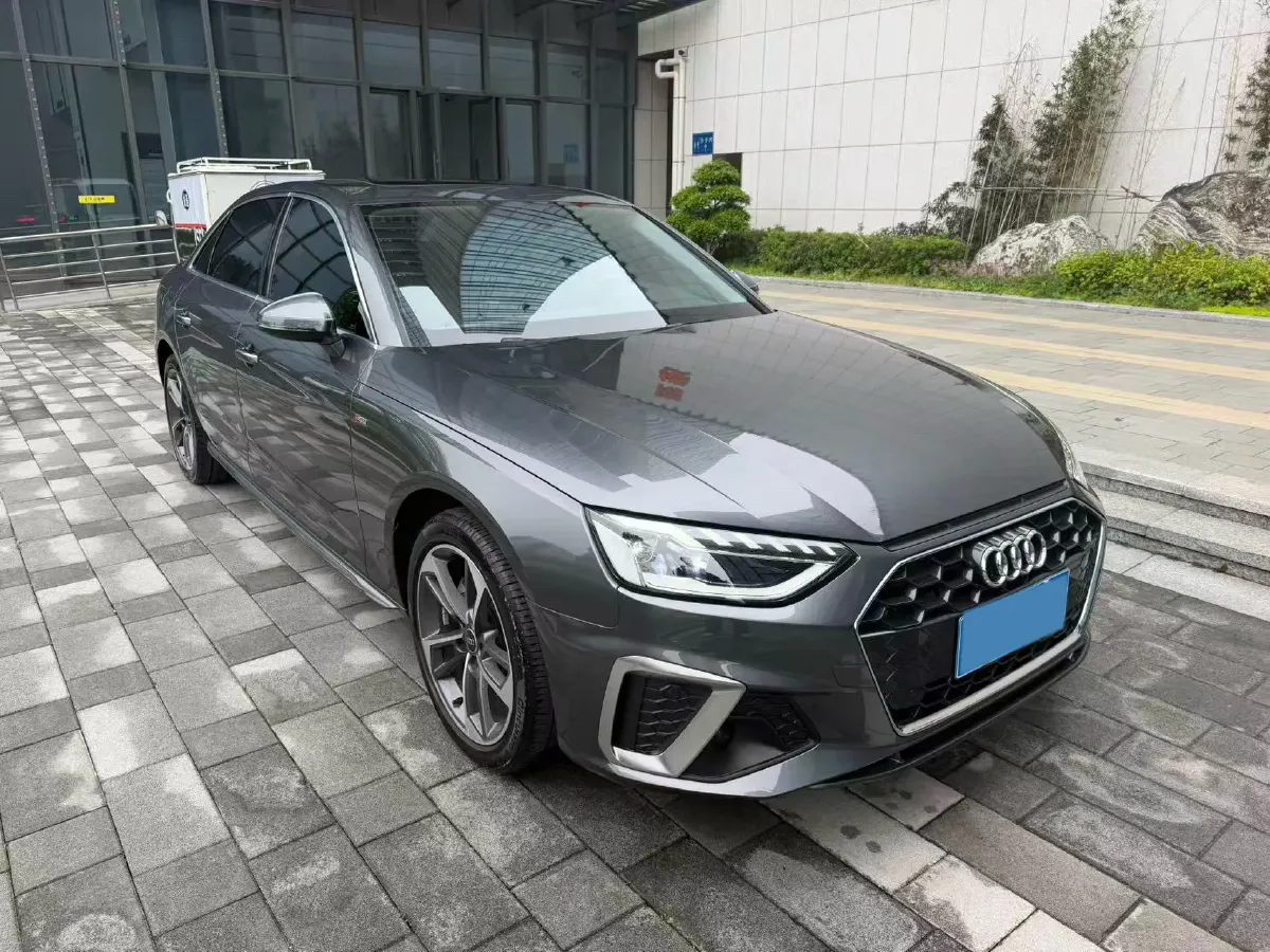 2023 Audi A4L 2.0T 190HP L4 7DCT,autocango,china used car exporter,china ev exporter,chinese used car exporter,chinese used ev exporter