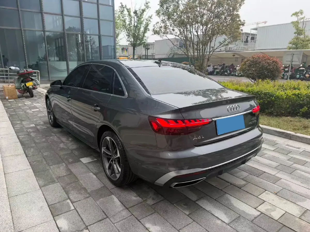 2023 Audi A4L 2.0T 190HP L4 7DCT,autocango,china used car exporter,china ev exporter,chinese used car exporter,chinese used ev exporter