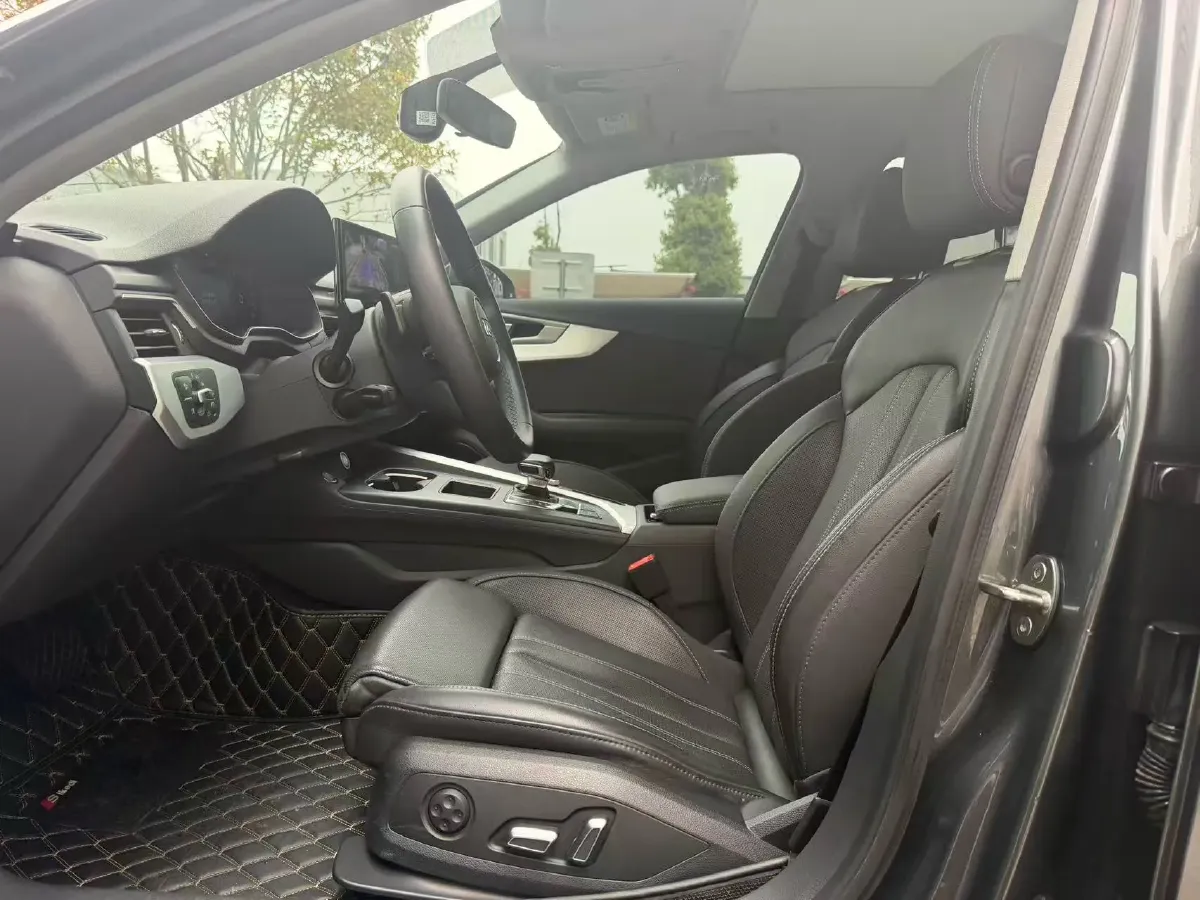 2023 Audi A4L 2.0T 190HP L4 7DCT,autocango,china used car exporter,china ev exporter,chinese used car exporter,chinese used ev exporter