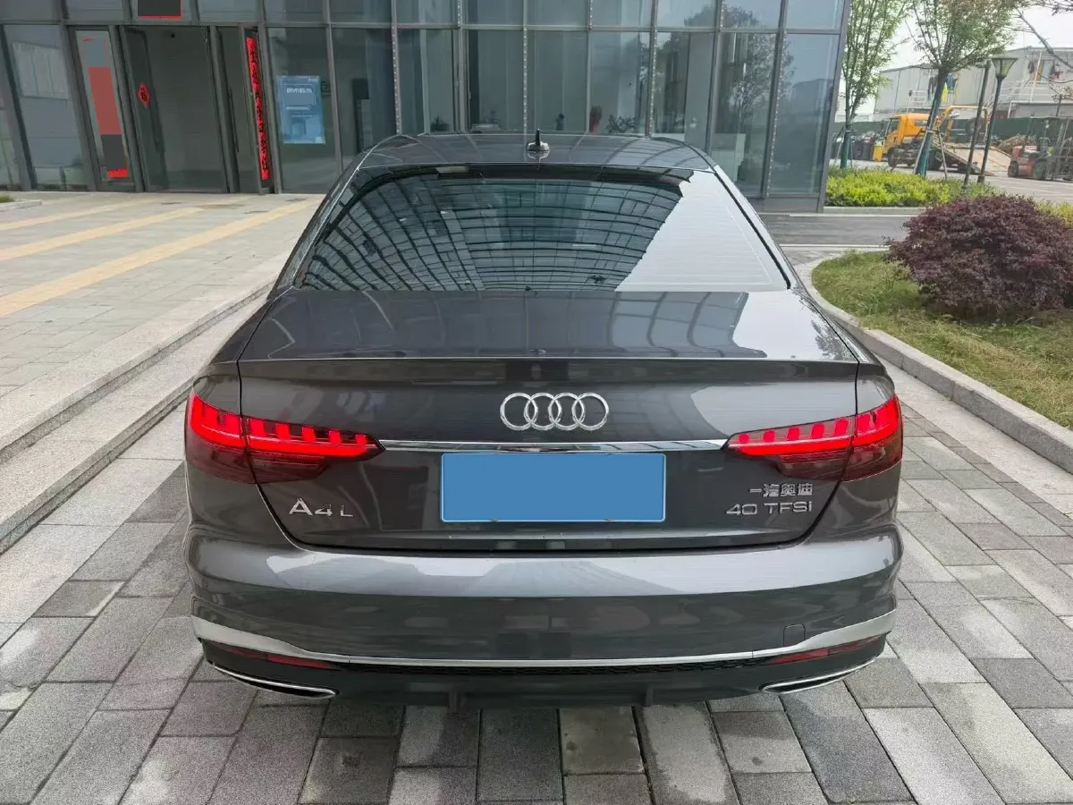 2023 Audi A4L 2.0T 190HP L4 7DCT,autocango,china used car exporter,china ev exporter,chinese used car exporter,chinese used ev exporter
