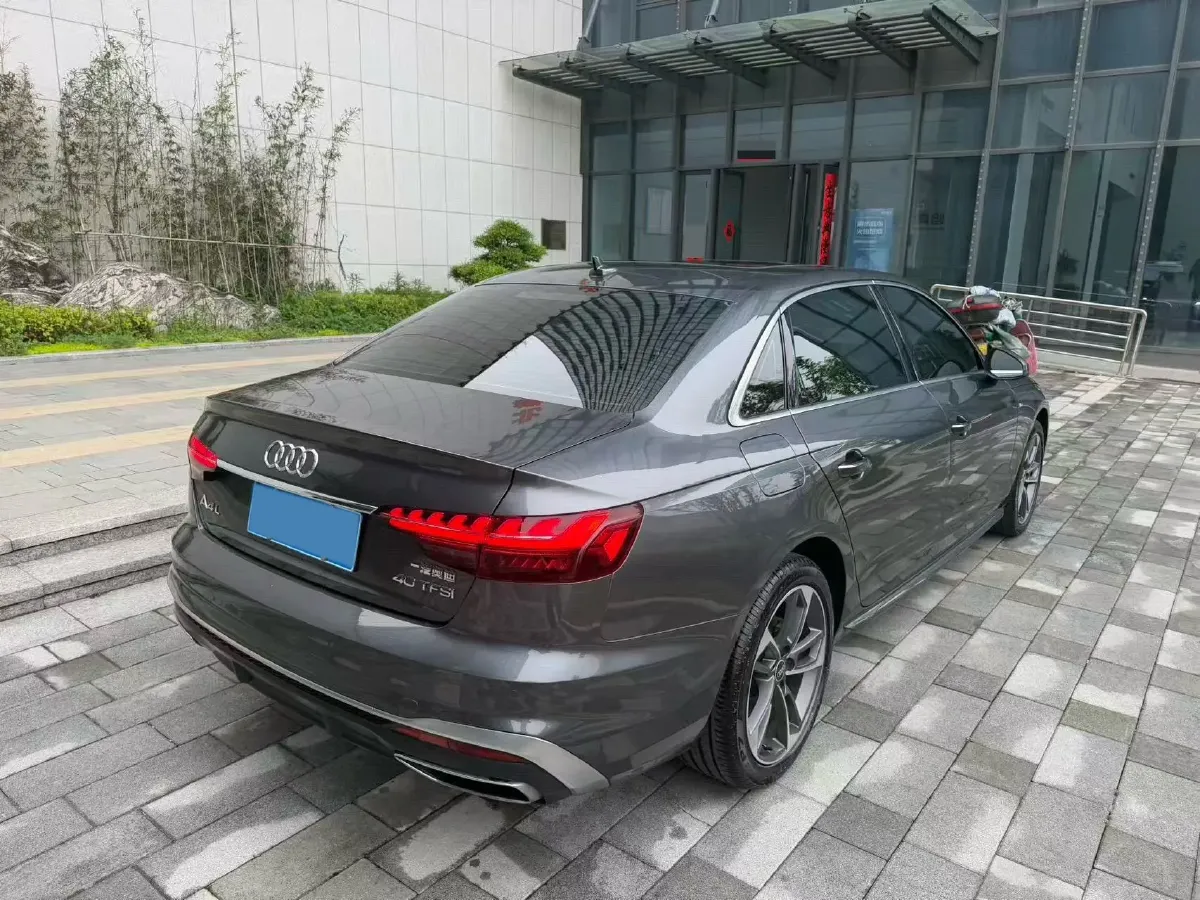 2023 Audi A4L 2.0T 190HP L4 7DCT,autocango,china used car exporter,china ev exporter,chinese used car exporter,chinese used ev exporter