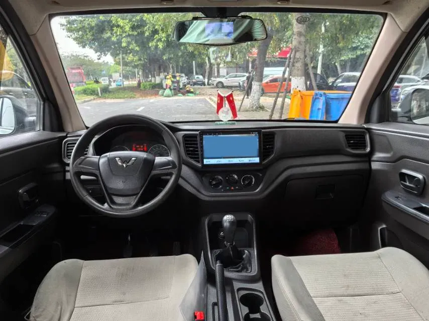 2019 WuLing HongGuang V 1.5L 99HP L4 6MT,autocango,china used car exporter,china ev exporter,chinese used car exporter,chinese used ev exporter