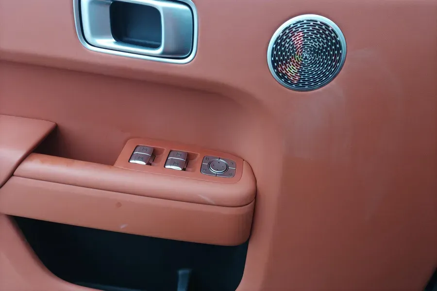 2025 Li L9 Range Extended 154HP REEV,autocango,china used car exporter,china ev exporter,chinese used car exporter,chinese used ev exporter