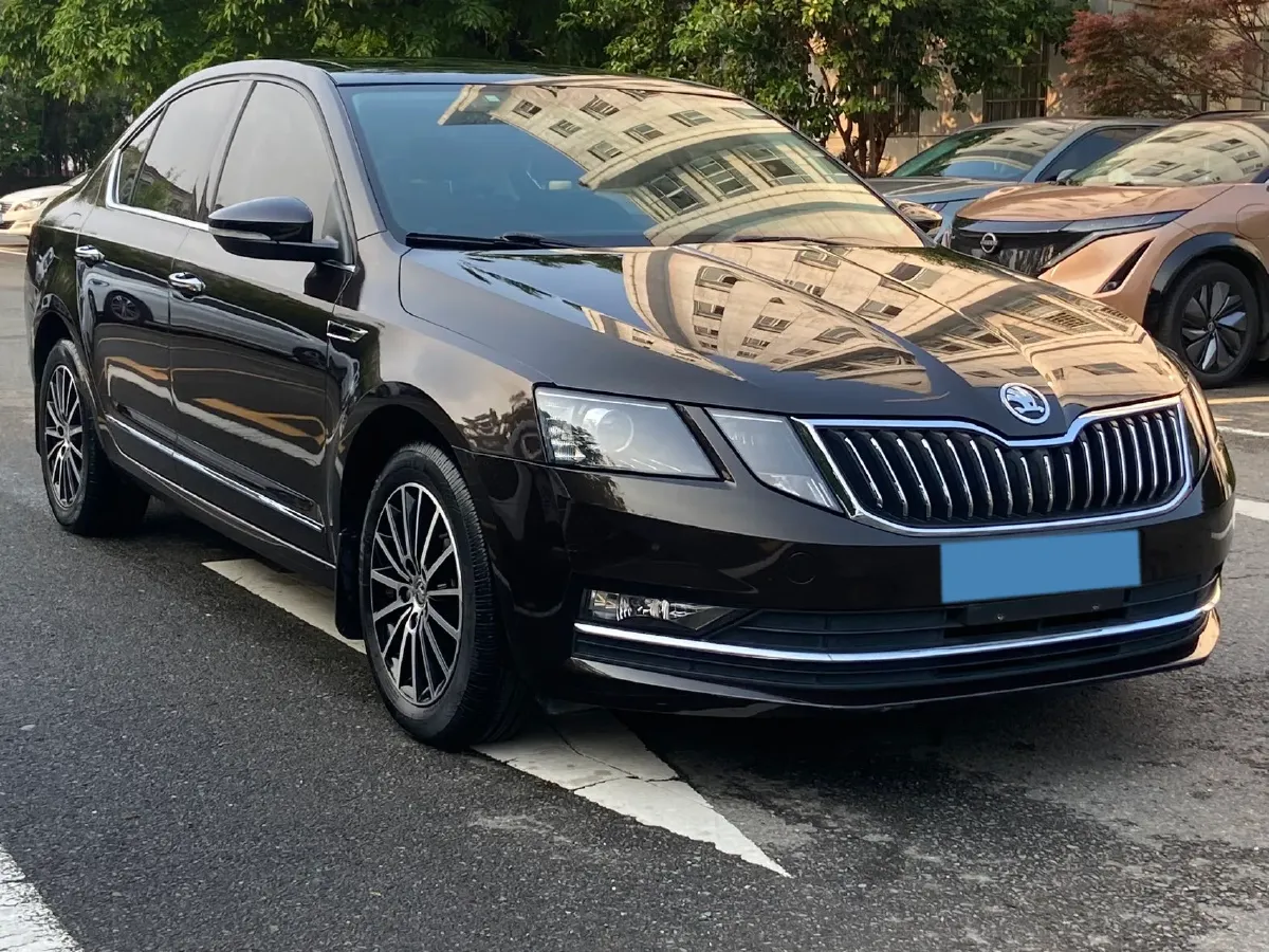 2018 Skoda Octavia 1.6L 110HP L4 6AT,autocango,china used car exporter,china ev exporter,chinese used car exporter,chinese used ev exporter