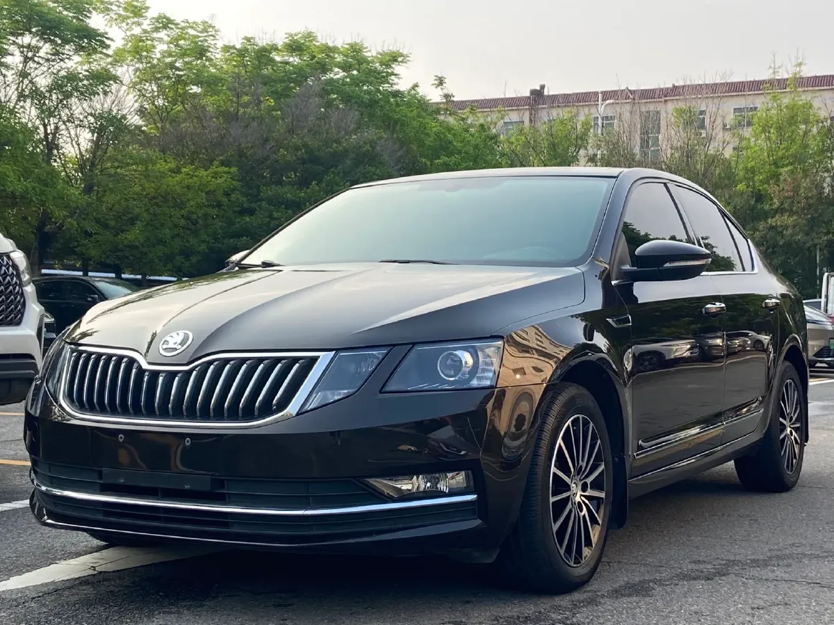 2018 Skoda Octavia 1.6L 110HP L4 6AT,autocango,china used car exporter,china ev exporter,chinese used car exporter,chinese used ev exporter