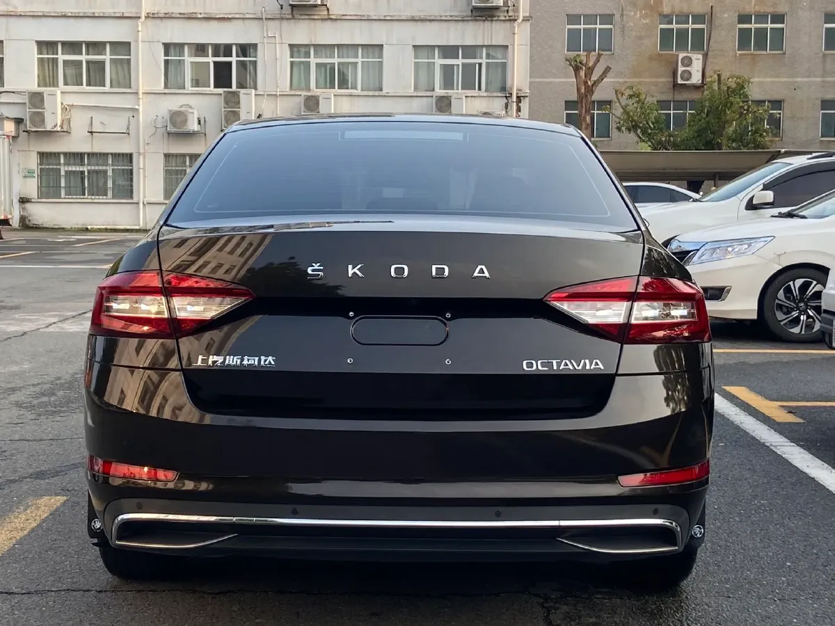 2018 Skoda Octavia 1.6L 110HP L4 6AT,autocango,china used car exporter,china ev exporter,chinese used car exporter,chinese used ev exporter