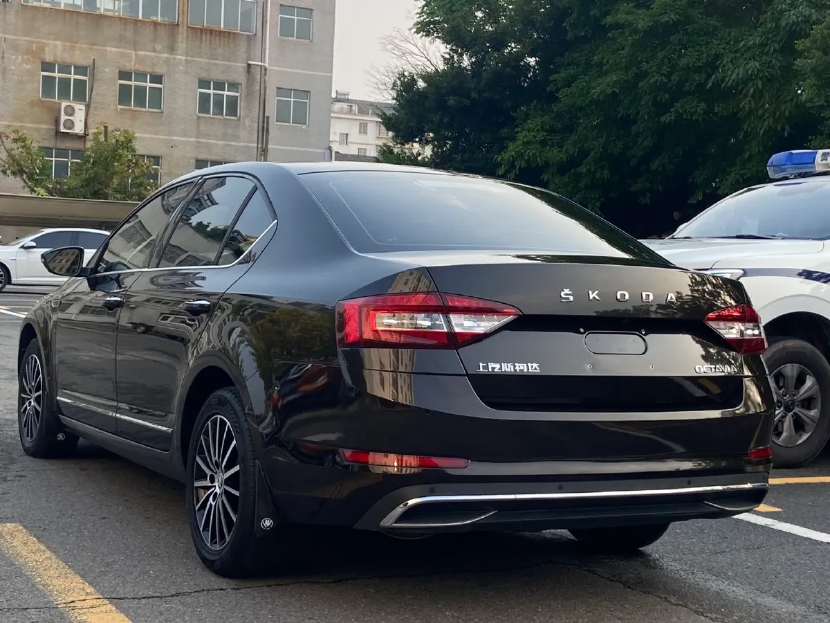 2018 Skoda Octavia 1.6L 110HP L4 6AT,autocango,china used car exporter,china ev exporter,chinese used car exporter,chinese used ev exporter