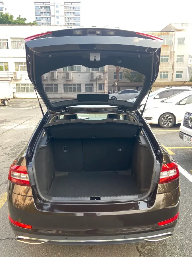 2018 Skoda Octavia 1.6L 110HP L4 6AT,autocango,china used car exporter,china ev exporter,chinese used car exporter,chinese used ev exporter