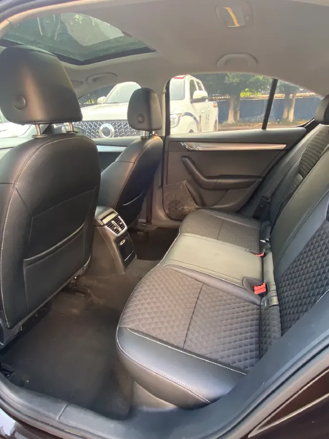 2018 Skoda Octavia 1.6L 110HP L4 6AT,autocango,china used car exporter,china ev exporter,chinese used car exporter,chinese used ev exporter