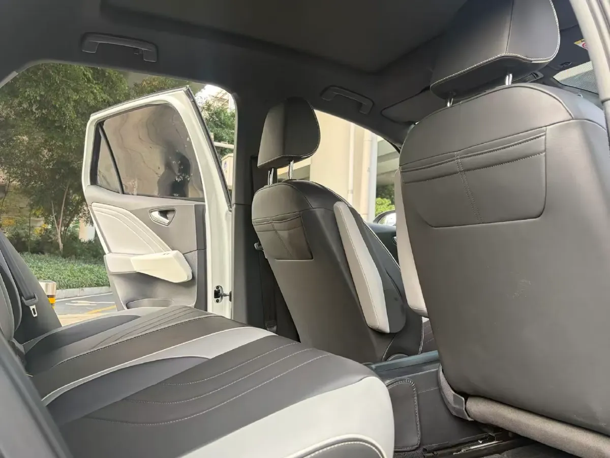 2025 Volkswagen ID.3 BEV 52.8KWH,autocango,china used car exporter,china ev exporter,chinese used car exporter,chinese used ev exporter