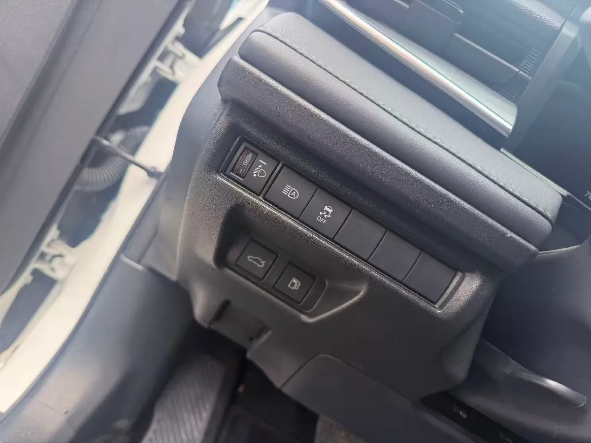 2024 Toyota Camry 2.0L 152HP L4 E-CVT Hybrid,autocango,china used car exporter,china ev exporter,chinese used car exporter,chinese used ev exporter