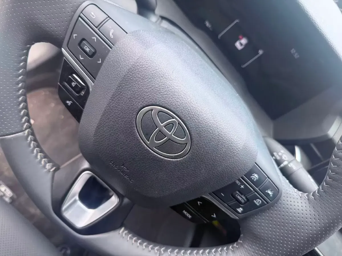 2024 Toyota Camry 2.0L 152HP L4 E-CVT Hybrid,autocango,china used car exporter,china ev exporter,chinese used car exporter,chinese used ev exporter