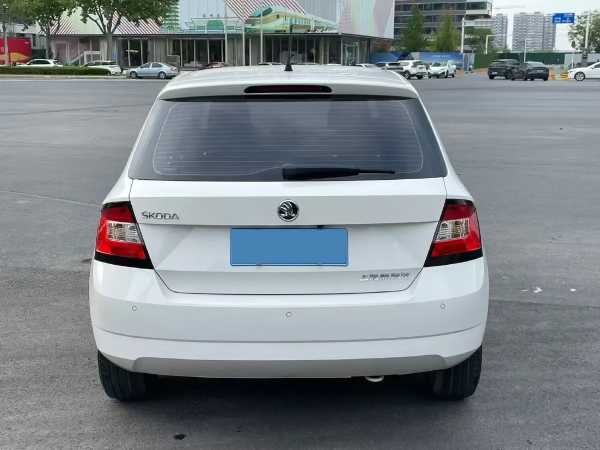 2017 Skoda Fabia 1.4L 90HP L4 6AT,autocango,china used car exporter,china ev exporter,chinese used car exporter,chinese used ev exporter