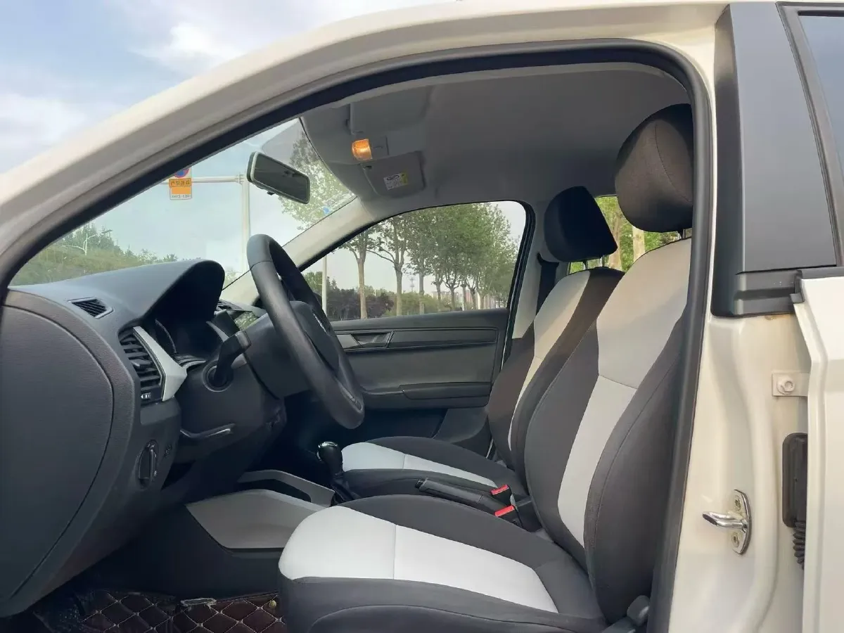 2017 Skoda Fabia 1.4L 90HP L4 6AT,autocango,china used car exporter,china ev exporter,chinese used car exporter,chinese used ev exporter