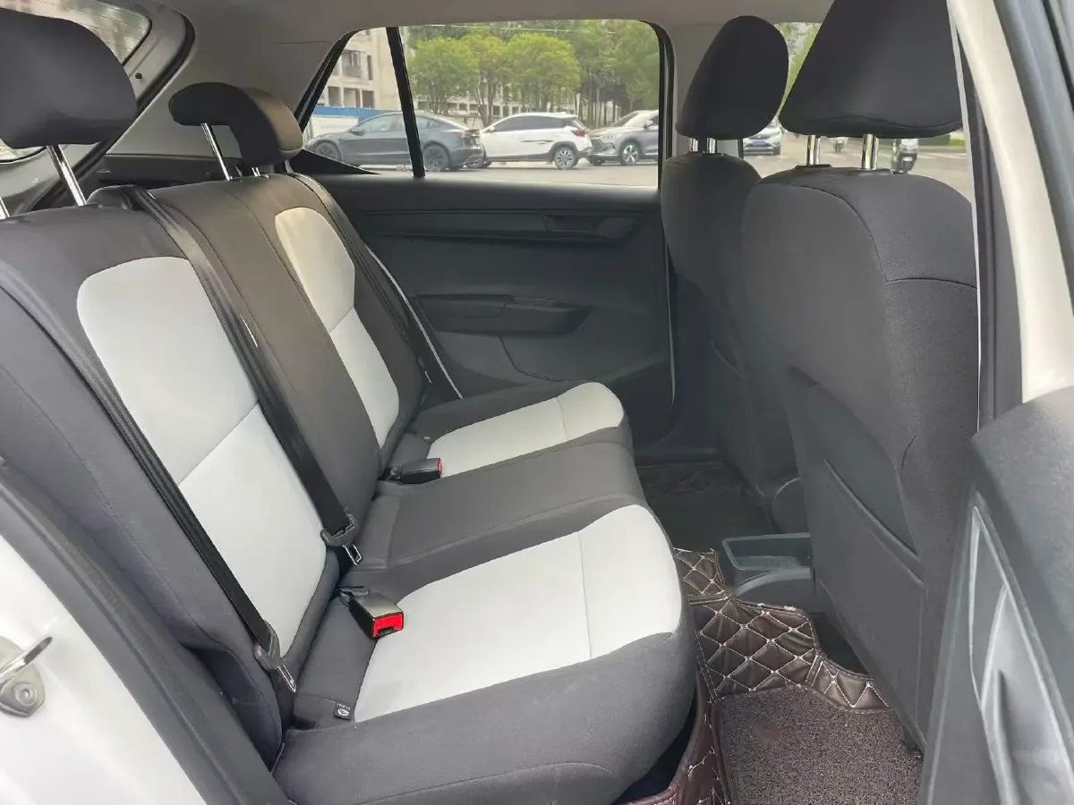 2017 Skoda Fabia 1.4L 90HP L4 6AT,autocango,china used car exporter,china ev exporter,chinese used car exporter,chinese used ev exporter