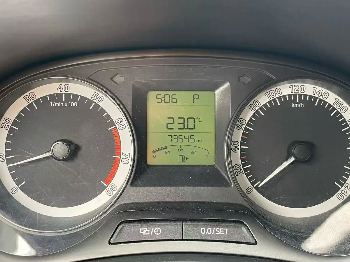 2017 Skoda Fabia 1.4L 90HP L4 6AT,autocango,china used car exporter,china ev exporter,chinese used car exporter,chinese used ev exporter