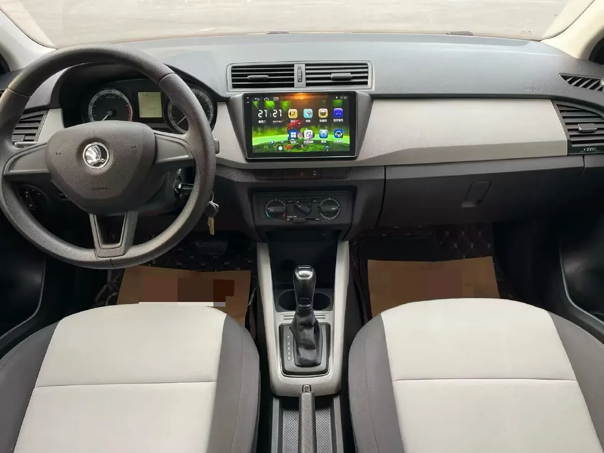 2017 Skoda Fabia 1.4L 90HP L4 6AT,autocango,china used car exporter,china ev exporter,chinese used car exporter,chinese used ev exporter