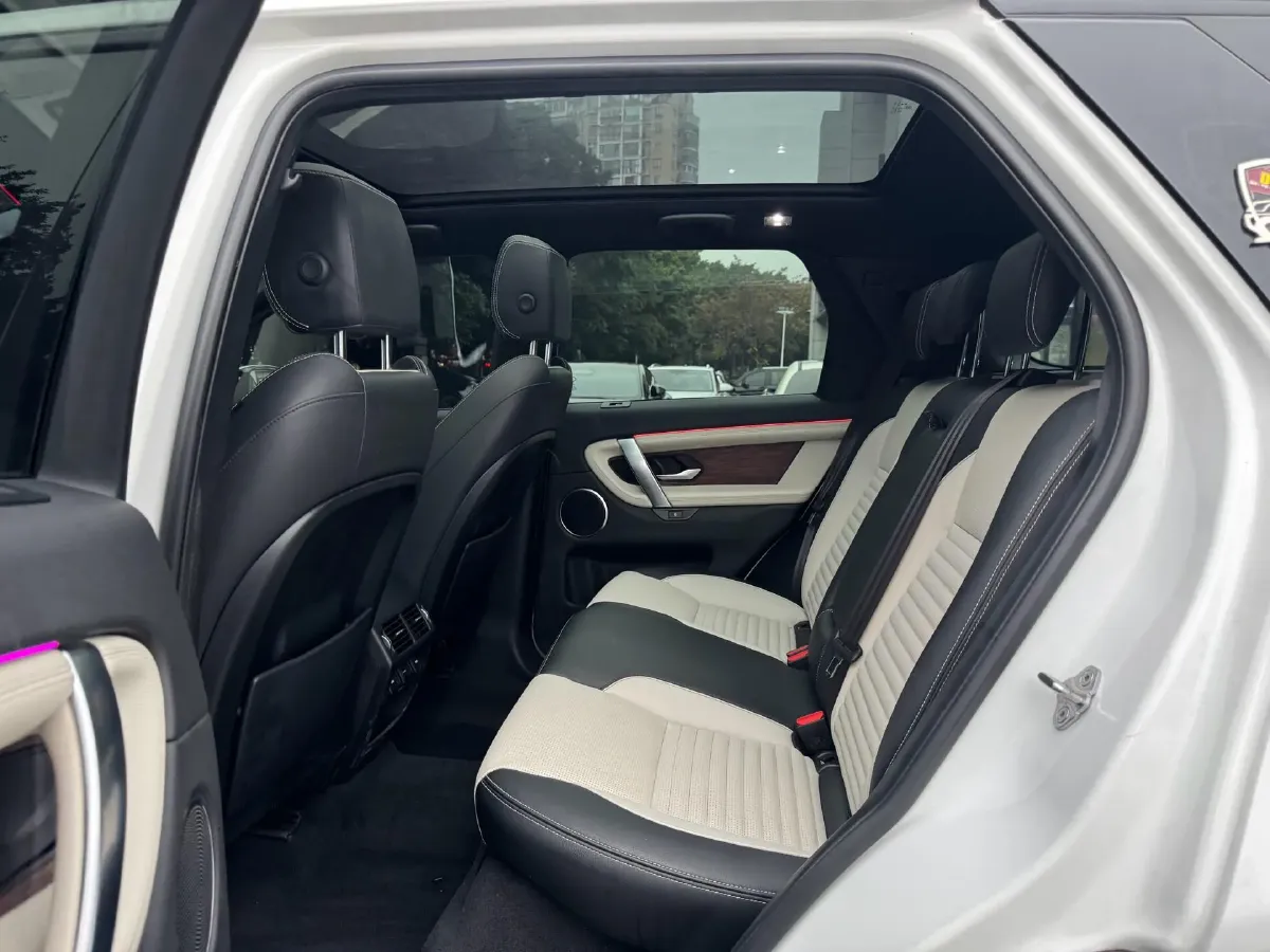 2020 Land Rover Discovery Sport 2.0T 249HP L4 9AT,autocango,china used car exporter,china ev exporter,chinese used car exporter,chinese used ev exporter