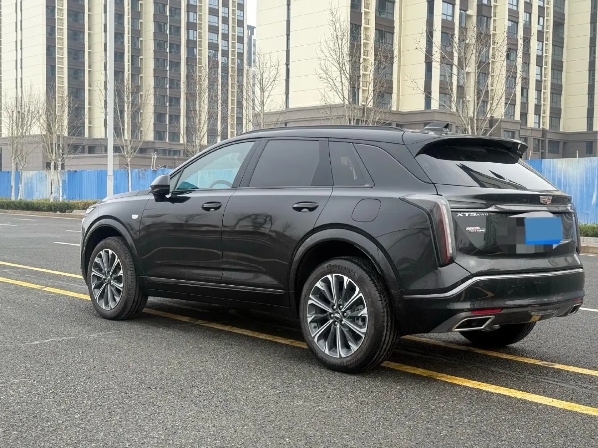 2025 Cadillac XT5 2.0T 237HP L4 9AT,autocango,china used car exporter,china ev exporter,chinese used car exporter,chinese used ev exporter