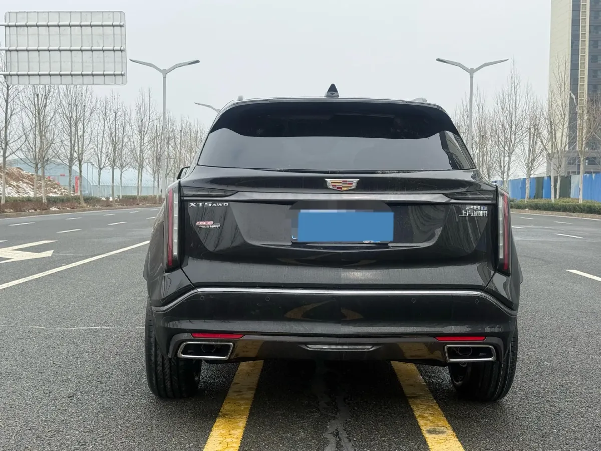 2025 Cadillac XT5 2.0T 237HP L4 9AT,autocango,china used car exporter,china ev exporter,chinese used car exporter,chinese used ev exporter