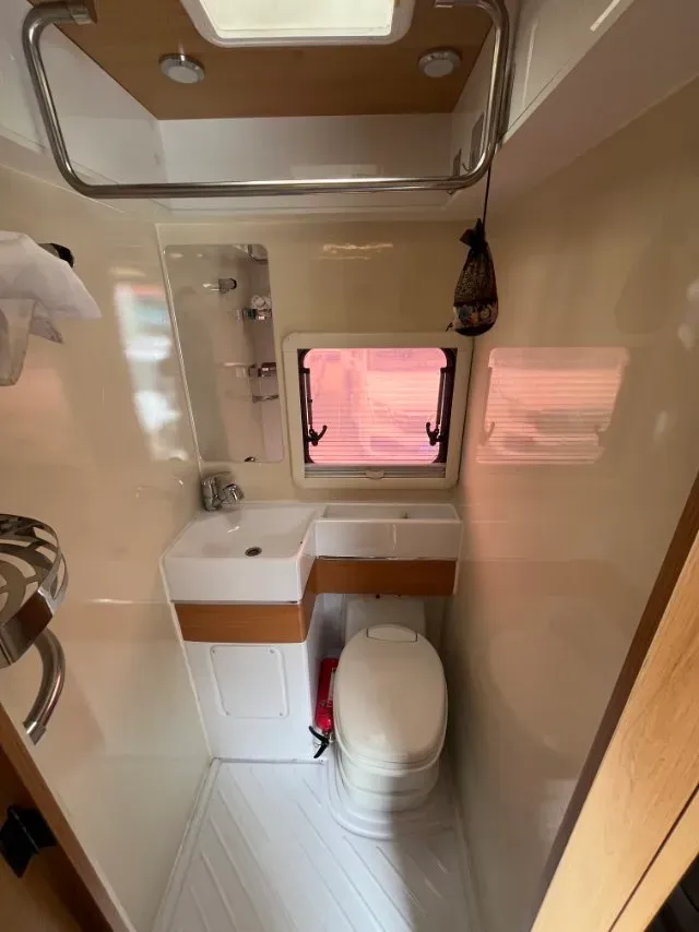 2019 MAXUS XinTu V80 2.5T 136HP L4 6AMT,autocango,china used car exporter,china ev exporter,chinese used car exporter,chinese used ev exporter