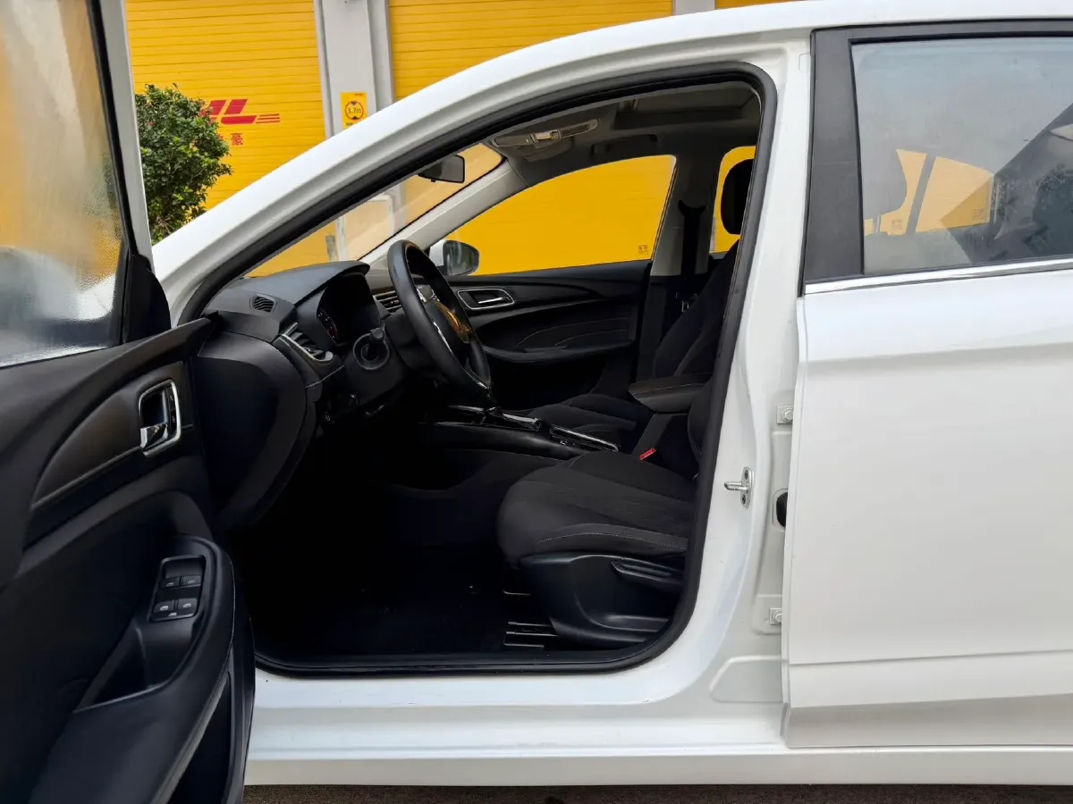 2019 Roewe i5 1.5L 120HP L4 CVT,autocango,china used car exporter,china ev exporter,chinese used car exporter,chinese used ev exporter