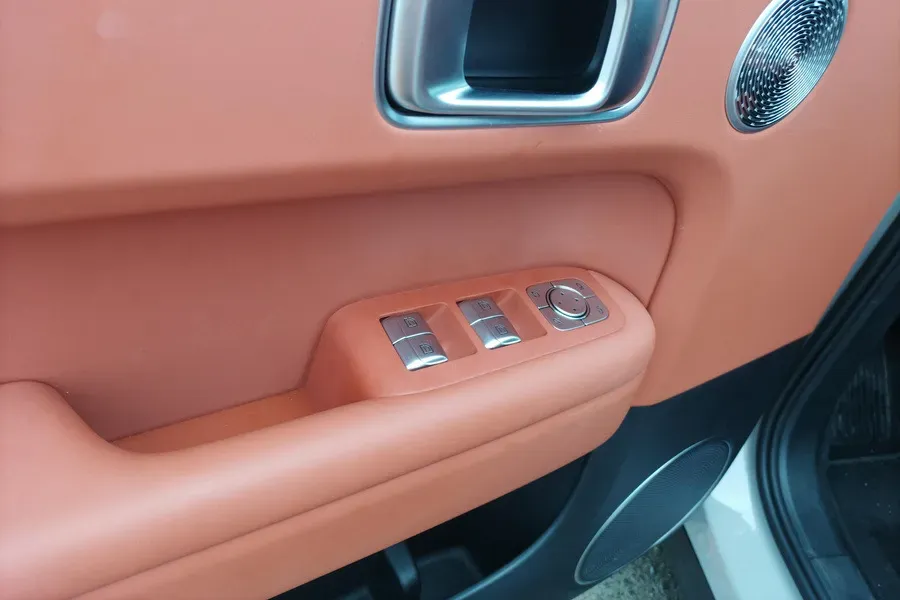 2025 Li L6 Range Extended 154HP L4 REEV,autocango,china used car exporter,china ev exporter,chinese used car exporter,chinese used ev exporter