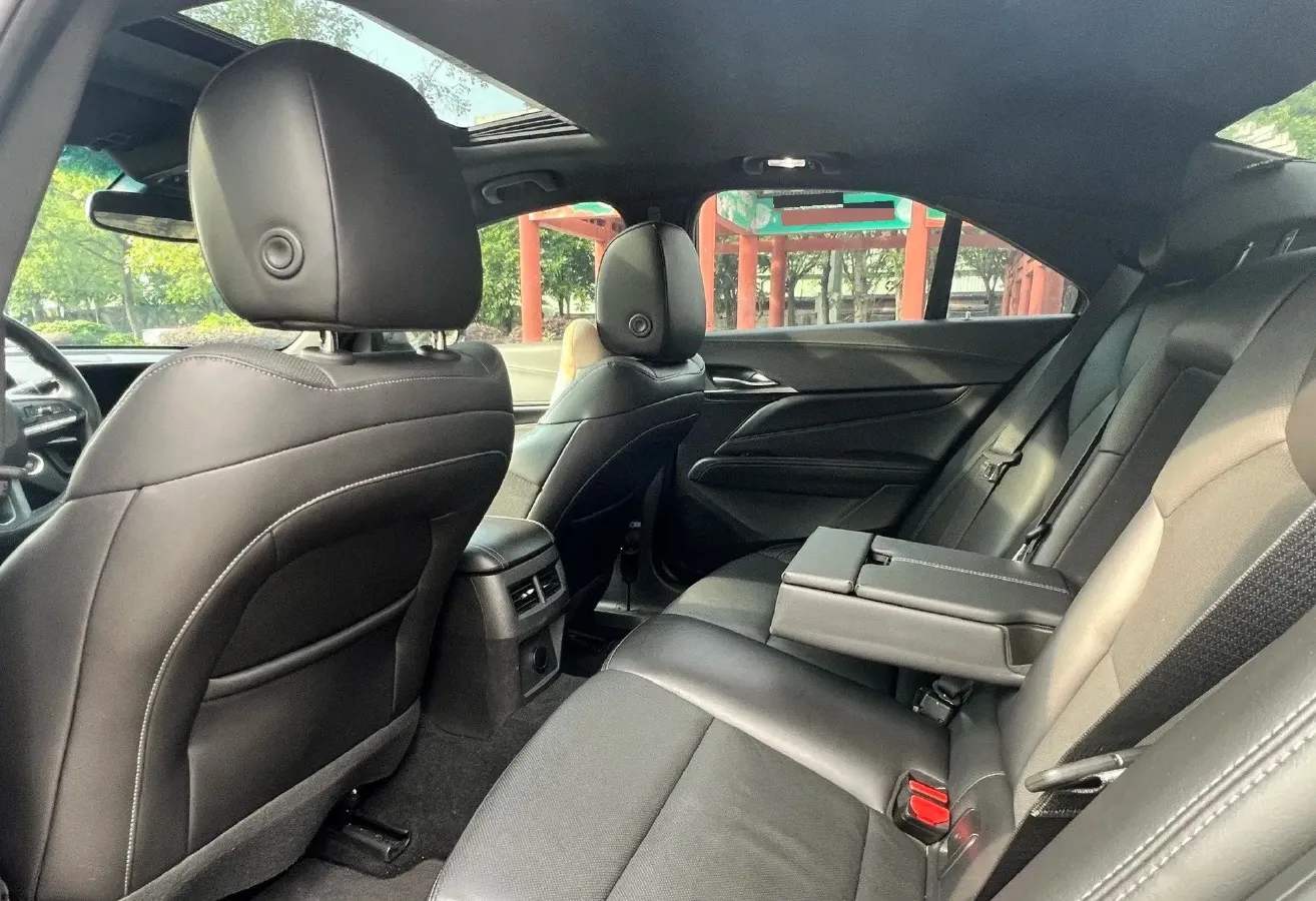 2021 Cadillac CT4 2.0T 237HP L4 8AT,autocango,china used car exporter,china ev exporter,chinese used car exporter,chinese used ev exporter