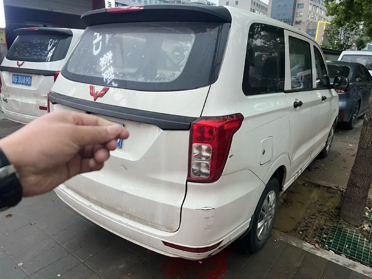 2019 WuLing HongGuang 1.5L 105HP L4 5MT,autocango,china used car exporter,china ev exporter,chinese used car exporter,chinese used ev exporter