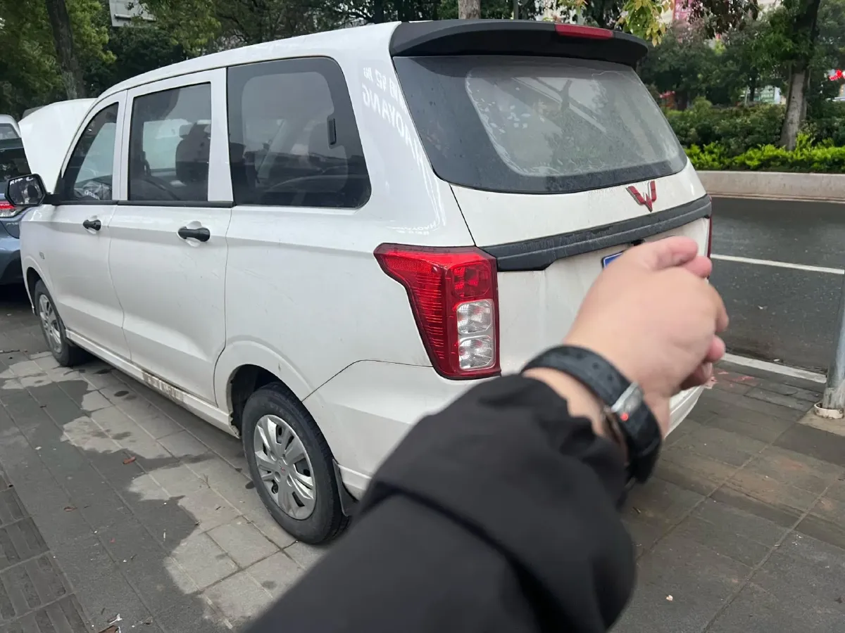 2019 WuLing HongGuang 1.5L 105HP L4 5MT,autocango,china used car exporter,china ev exporter,chinese used car exporter,chinese used ev exporter