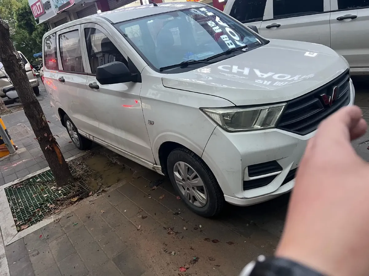 2019 WuLing HongGuang 1.5L 105HP L4 5MT,autocango,china used car exporter,china ev exporter,chinese used car exporter,chinese used ev exporter