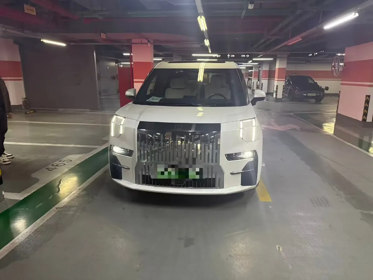 2022 Zeekr 009 BEV 116KWH,autocango,china used car exporter,china ev exporter,chinese used car exporter,chinese used ev exporter