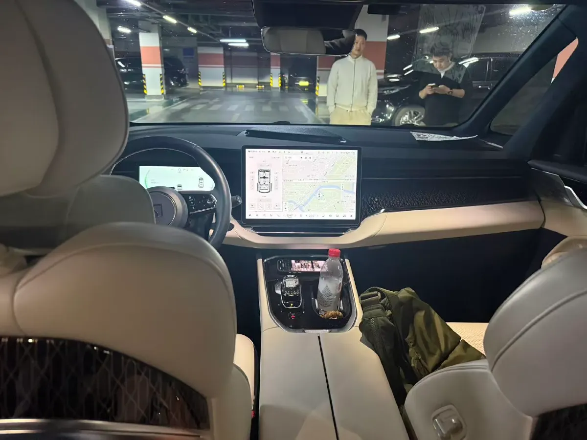 2022 Zeekr 009 BEV 116KWH,autocango,china used car exporter,china ev exporter,chinese used car exporter,chinese used ev exporter