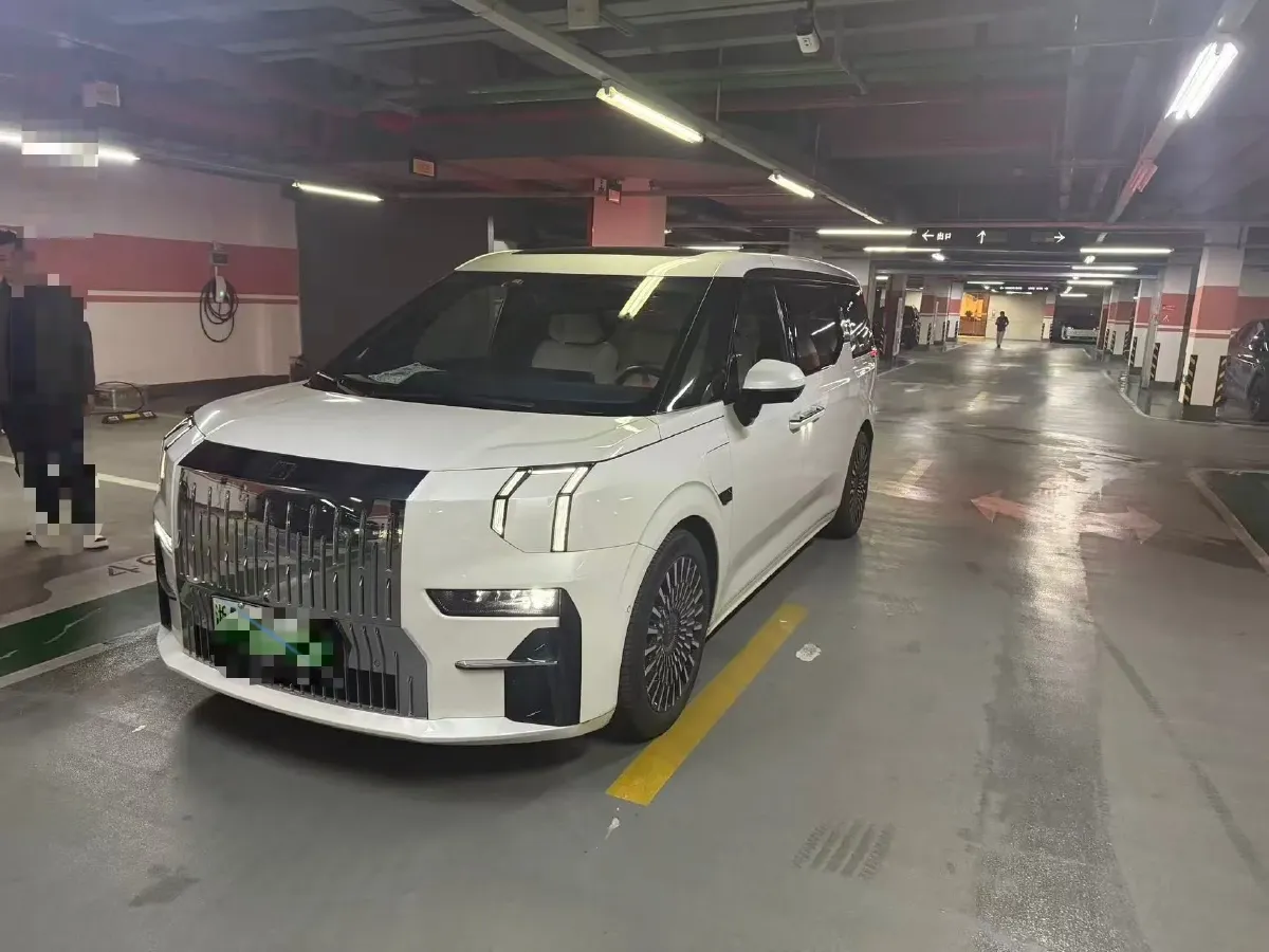 2022 Zeekr 009 BEV 116KWH,autocango,china used car exporter,china ev exporter,chinese used car exporter,chinese used ev exporter