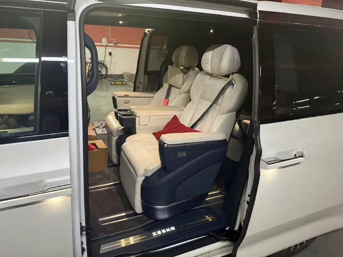 2022 Zeekr 009 BEV 116KWH,autocango,china used car exporter,china ev exporter,chinese used car exporter,chinese used ev exporter