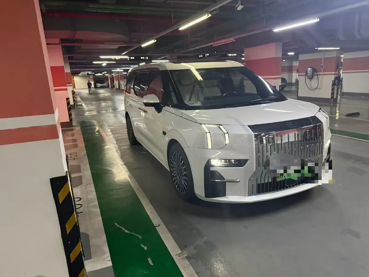 2022 Zeekr 009 BEV 116KWH,autocango,china used car exporter,china ev exporter,chinese used car exporter,chinese used ev exporter