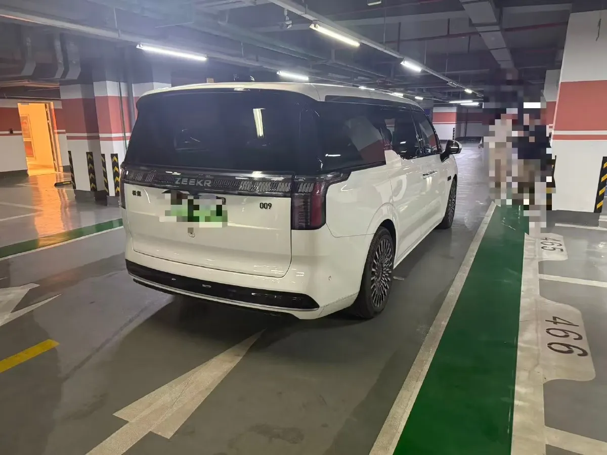 2022 Zeekr 009 BEV 116KWH,autocango,china used car exporter,china ev exporter,chinese used car exporter,chinese used ev exporter
