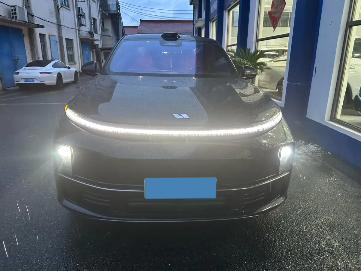 2024 Li L8 Range Extended 154HP REEV 42.8KWH,autocango,china used car exporter,china ev exporter,chinese used car exporter,chinese used ev exporter